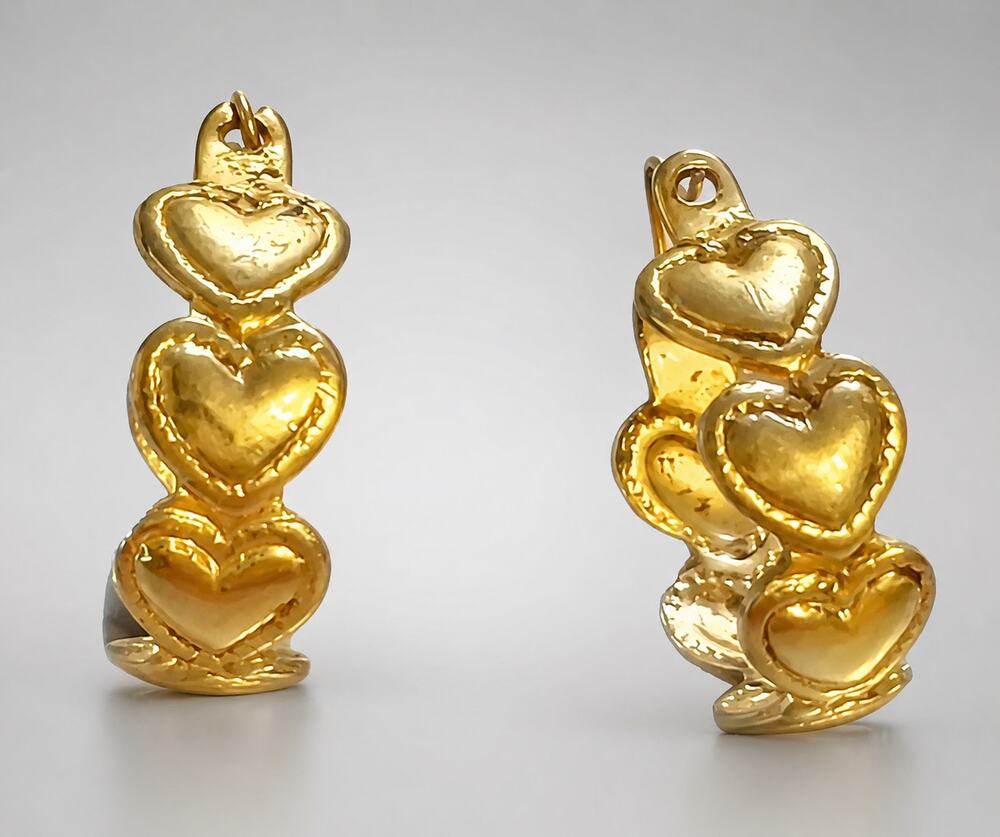 Vintage 1970s Gold-tone Heart Hoop Pierced Earrings, Romantic wp-24